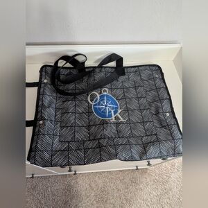 Thirty One Garment Bag